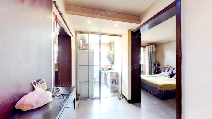 容和里二手房实景图