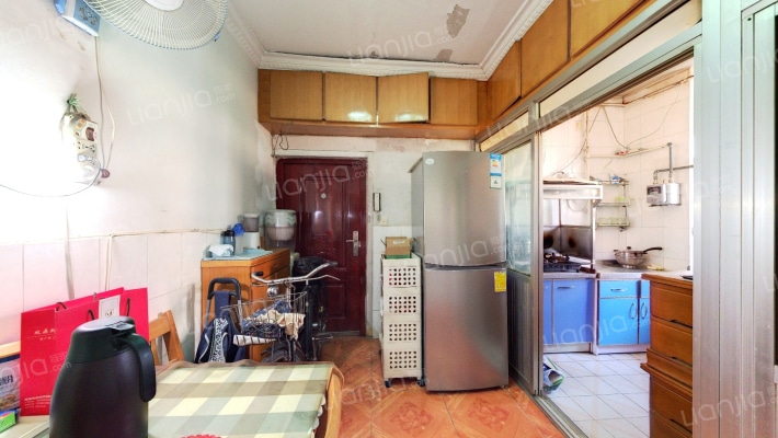 机场南路东里二手房实景图