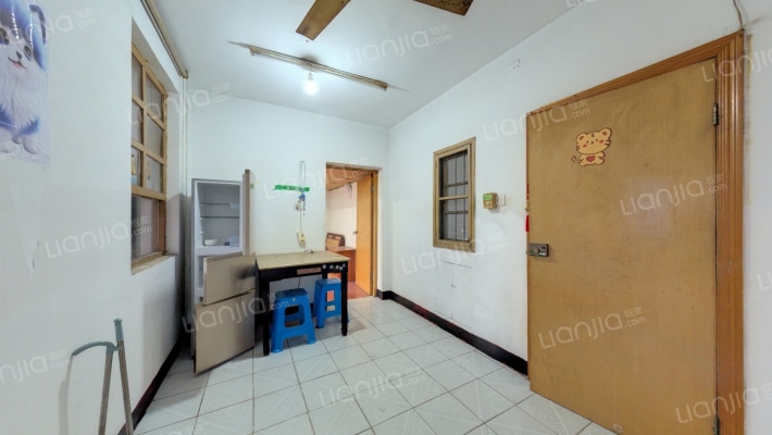 中山路242号二手房实景图