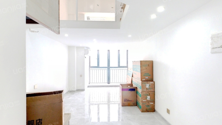 绿地璀璨天城公寓二手房实景图