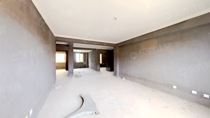 海天连城复式毛坯房，南北露台，使用面积200多平-客厅