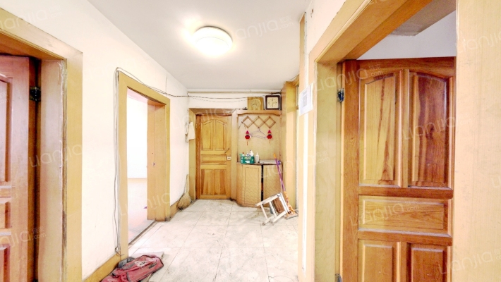 新科小区二手房实景图