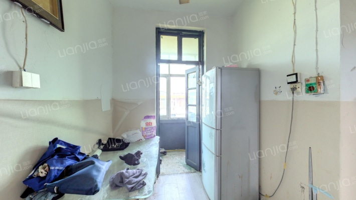 新华六村二手房实景图