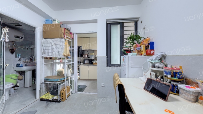 吉鸿家园临秀苑二手房实景图