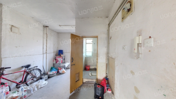 靖泰里二手房实景图