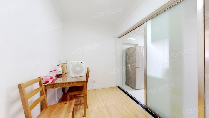 四维新村二手房实景图