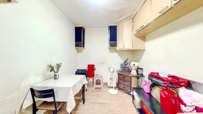 昆宏里二手房实景图