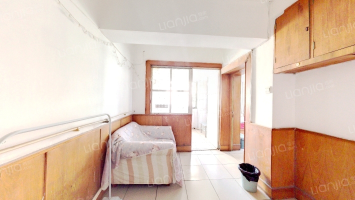 昆纬路二手房实景图