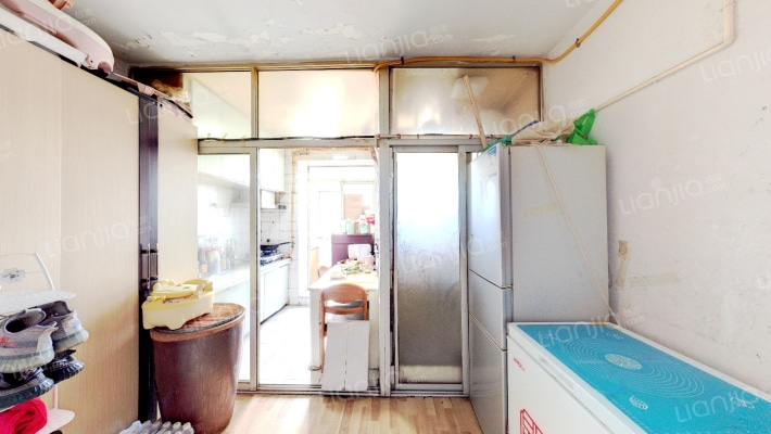 公交宿舍二手房实景图