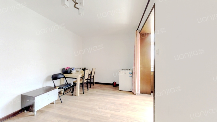 岩峰南里二手房实景图