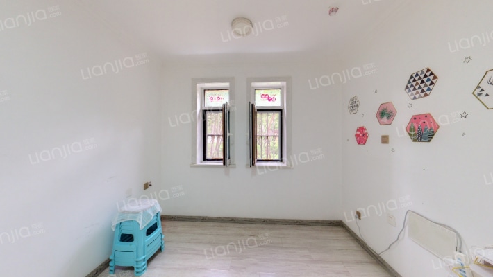 挪威小镇二期二手房实景图