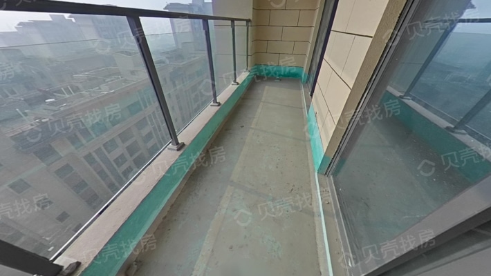 户型通透的，楼层好，格局方正，采光视野都不受遮挡。-阳台