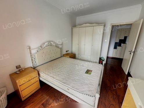 整租·世茂东壹号 4室2厅 南