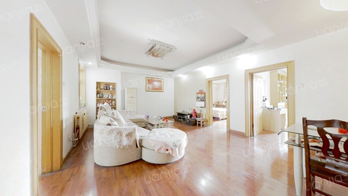 聚龙公寓二手房实景图