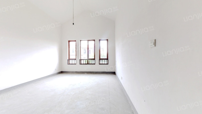 天邻湖景二手房实景图