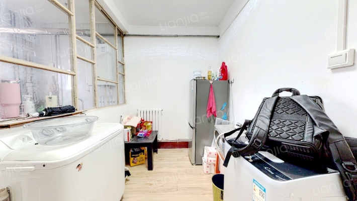 青年路63号二手房实景图