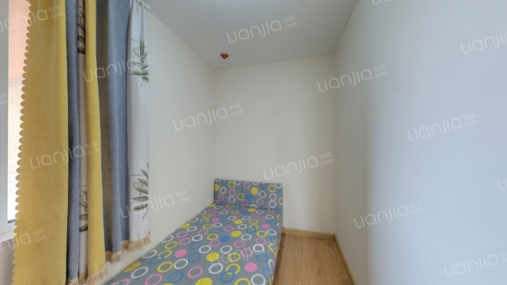 山钢·鸿悦华府二手房实景图