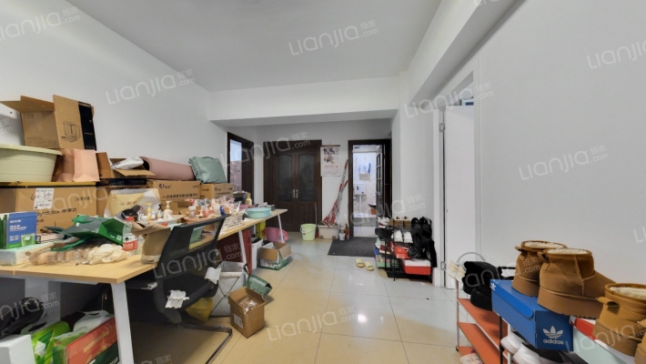 红森公寓二手房实景图