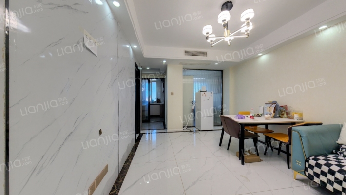 中央北路126号院二手房实景图