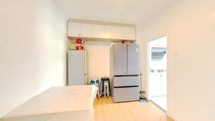 首体家属院二手房实景图