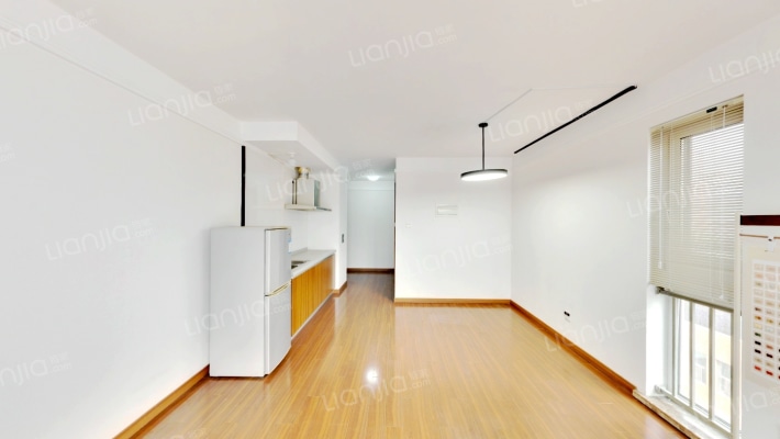 万科蓝山E区二手房实景图