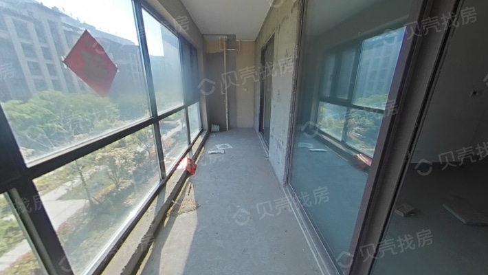 吾悦和府电梯洋房 四室全明设计 南南向双阳台 采光好-阳台