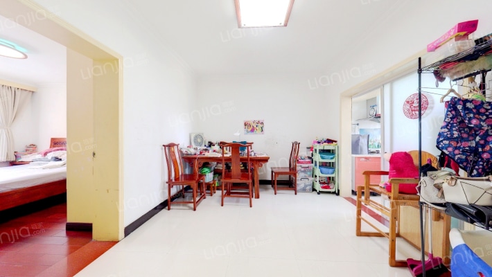 露园二手房实景图