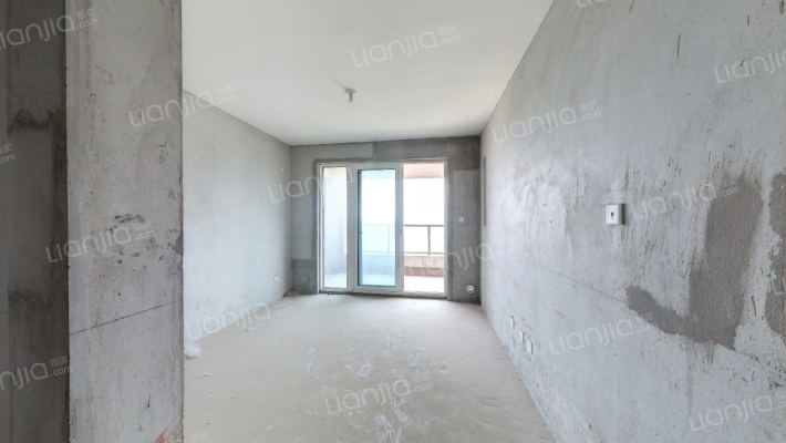 冠城大通四期梅苑二手房实景图