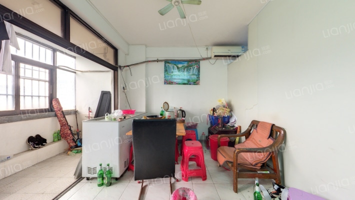 宏盛大厦二手房实景图