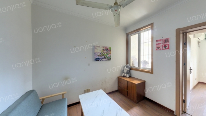 草芳新苑二手房实景图