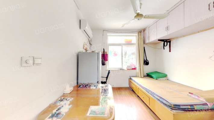 二轻局宿舍二手房实景图