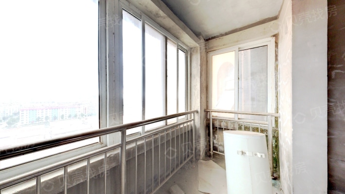 东成山庄 毛坯复式 空间大 可随意发挥 看房方便-阳台