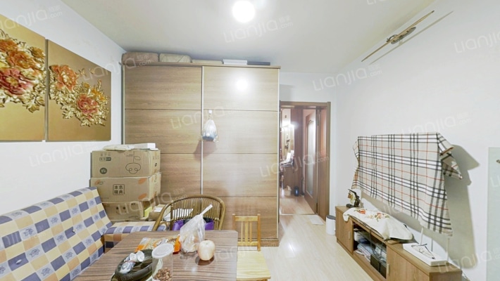 凌研里二手房实景图