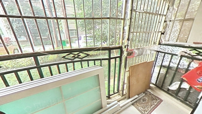 坤泰明居 三房两厅两卫精装修 保养好满两年 户型方正-阳台