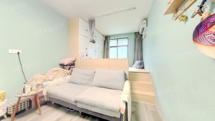 灯笼街140号二手房实景图