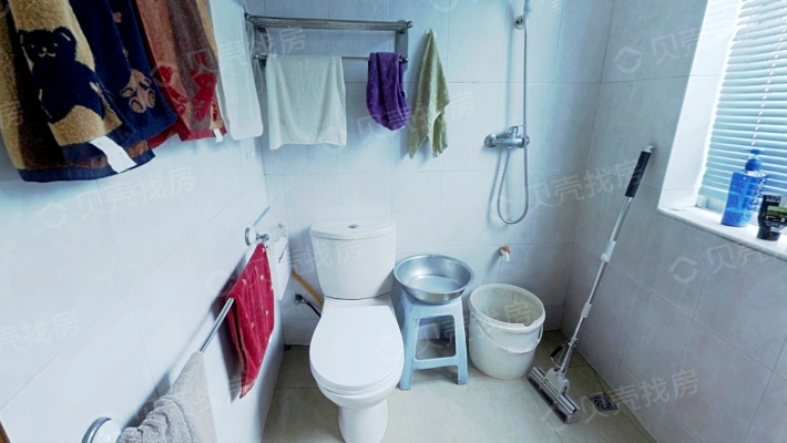 黄龙教育新村80平米两室清爽装修楼层好走诚心出售-卫生间