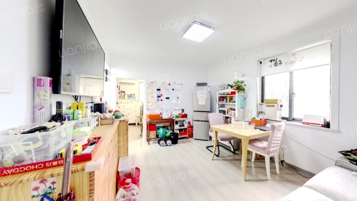 中央路262号二手房实景图