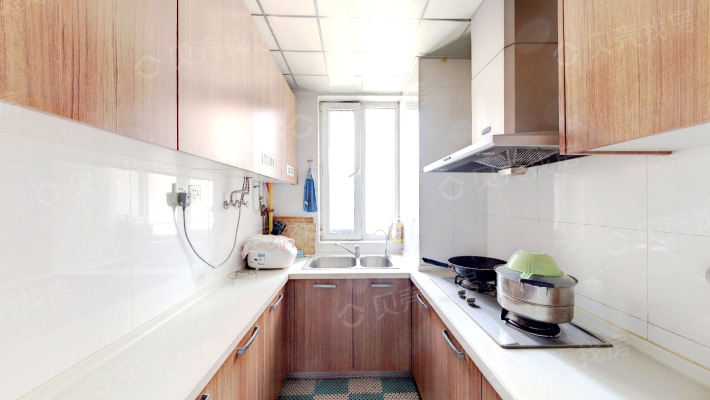 精装修三室小高层拎包入住万科品质配套齐全-厨房