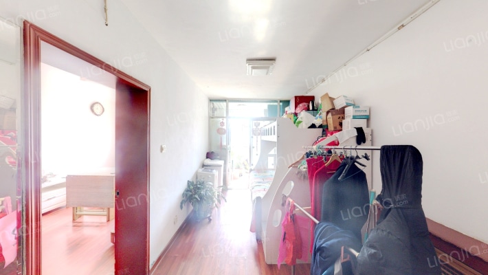 卫星花园二手房实景图