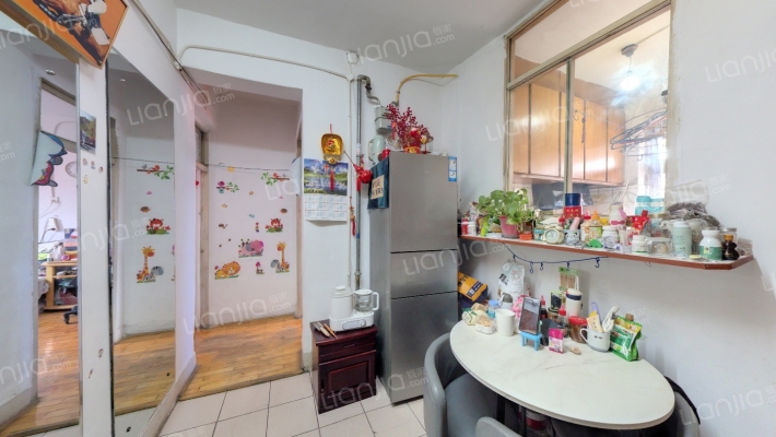 建大四小区二手房实景图