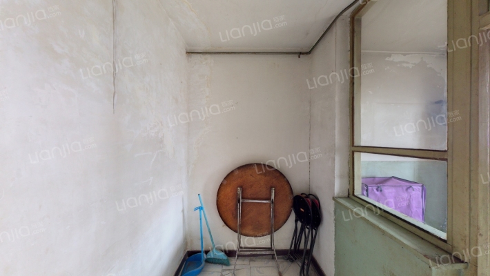 盈江东里二手房实景图