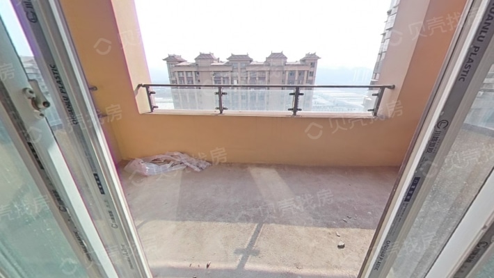 爱琴海 旁4房出售 南北通透的户型-阳台