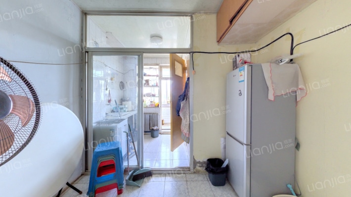 新航二小区二手房实景图