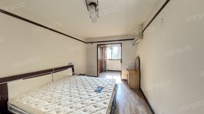 锦里西路76号二手房实景图