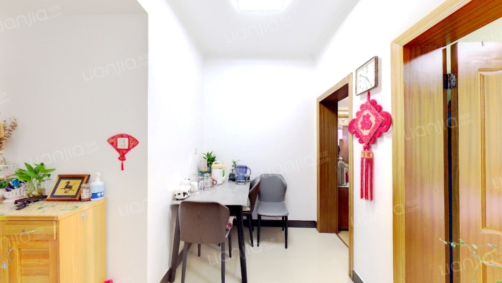 蓝旗新村二手房实景图