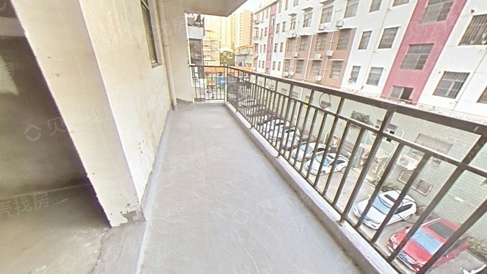 摩尔城城区繁华商圈，好楼层，户型通透 出进便利-阳台