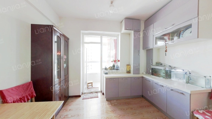 滨港水岸E区二手房实景图