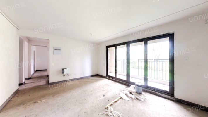 绿地境启澜庭南区二手房实景图