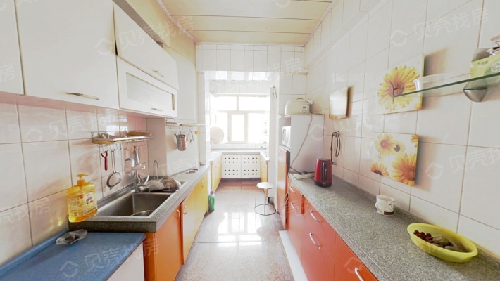 房子东西通透，采光好，户型不错，楼层适中居住舒适-厨房
