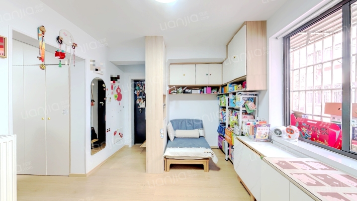 永红新村二手房实景图